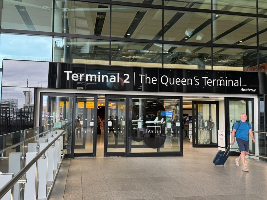 Cabs to Heathrow Terminal 2 Drop Off